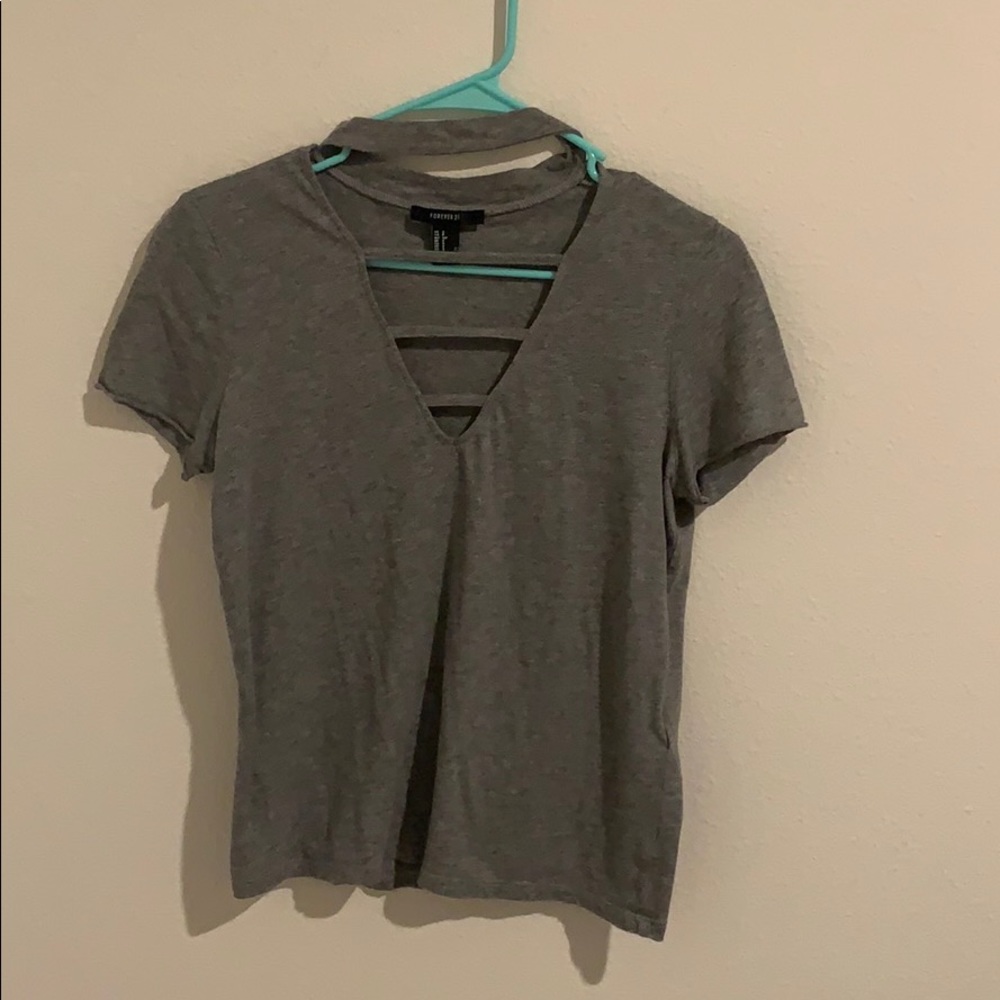 grey top